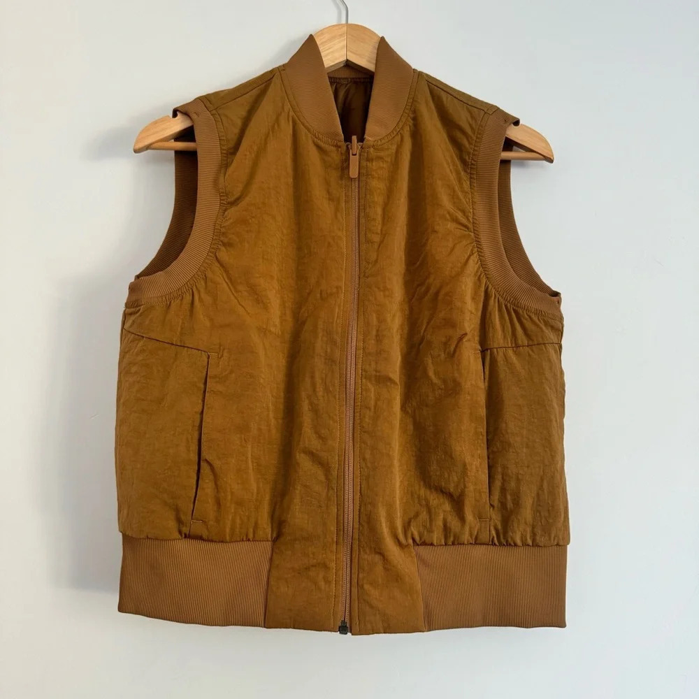 Lululemon Non-Stop Bomber Vest Bold Beige Size: 8 - Picture 2 of 7